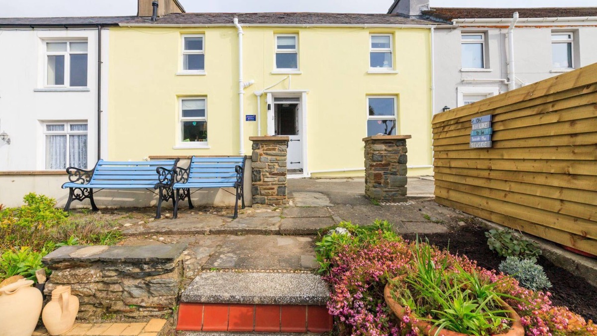 Laxey Cottage | Lovingly renovated to a high standard, Sunnyside provides modern facilities whilst maintaining a tra