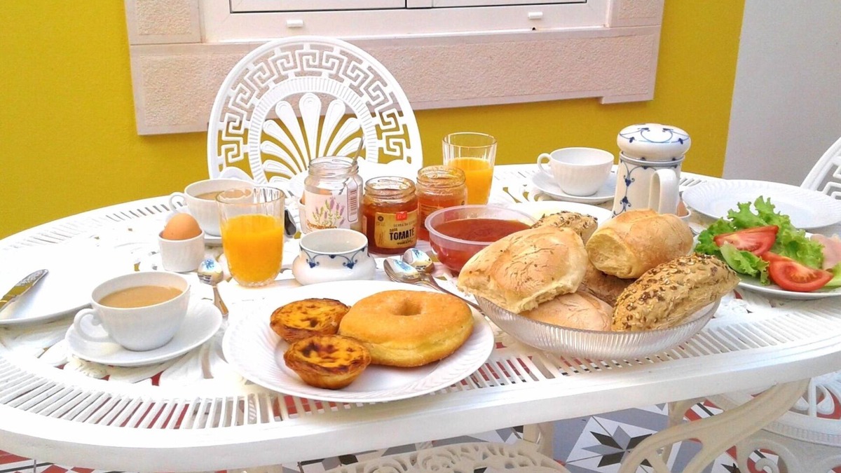 Se House | Lovingly renovated townhouse in the heart of Faro: "Casa Limoeiro"