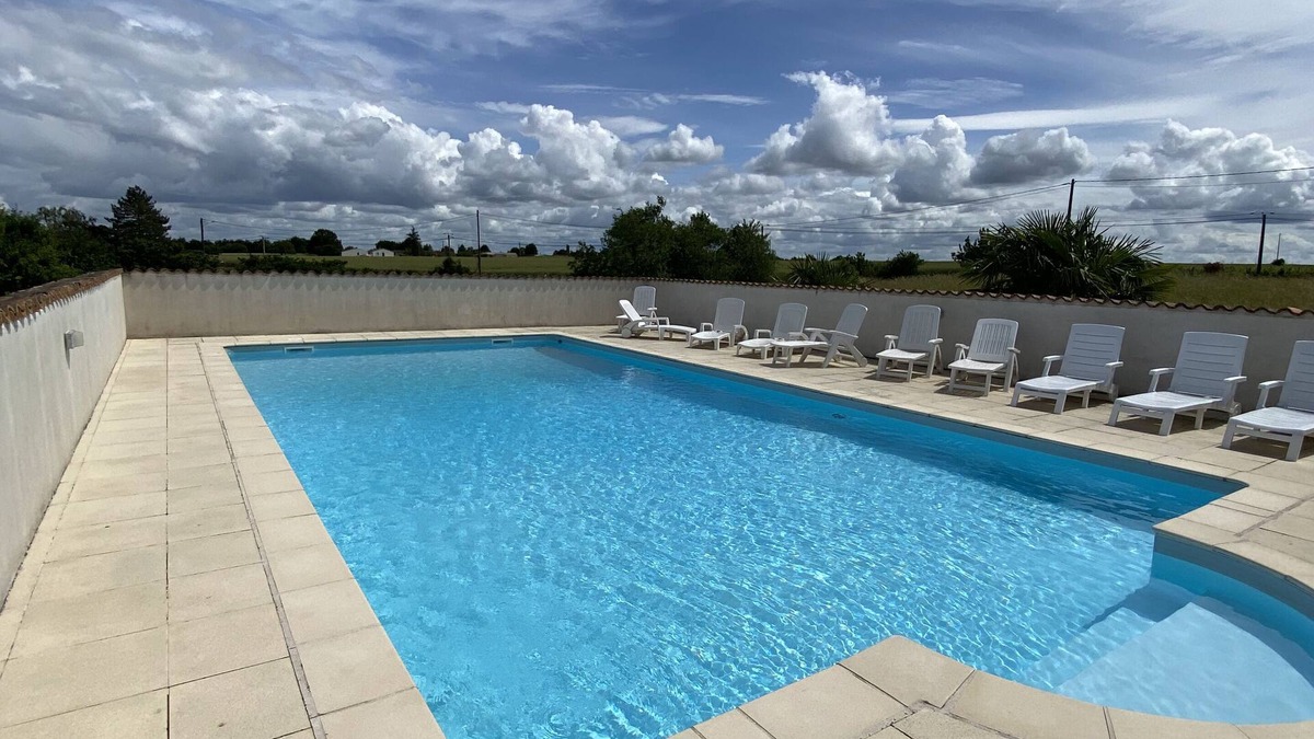 Courcoury Other | Lovingly Restored Farmhouse With Large Private Pool Set in 5 Acres near Saintes