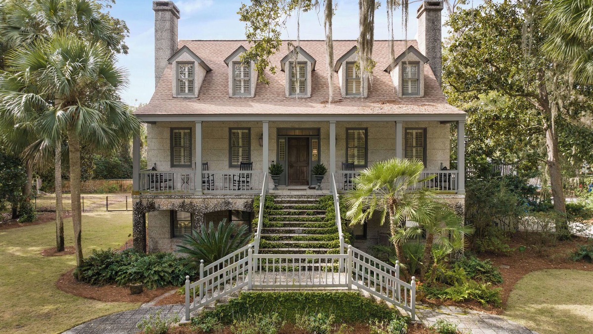 Sea Island House | Low-Country Cottage with Pool 5 minutes from Sea Island Beach
