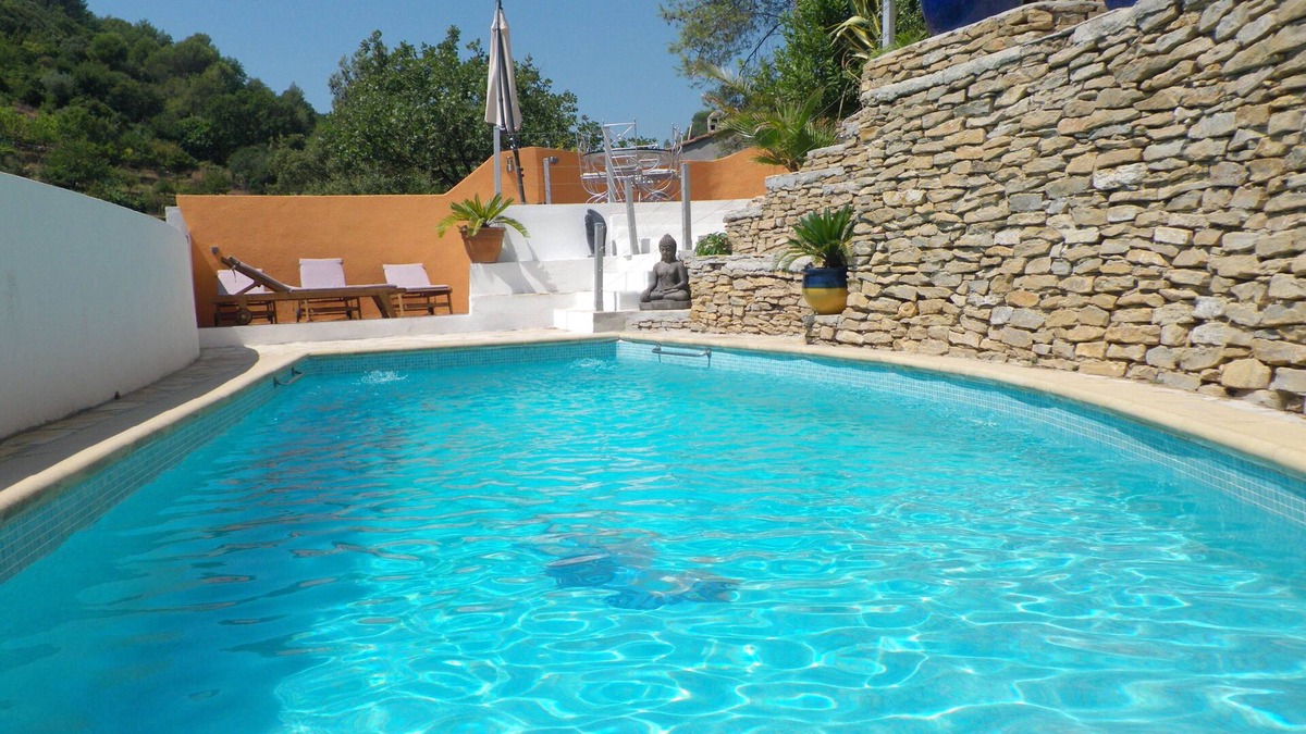 Sollies-Toucas Villa | low vacation rental villa with heated pool in quiet VAR