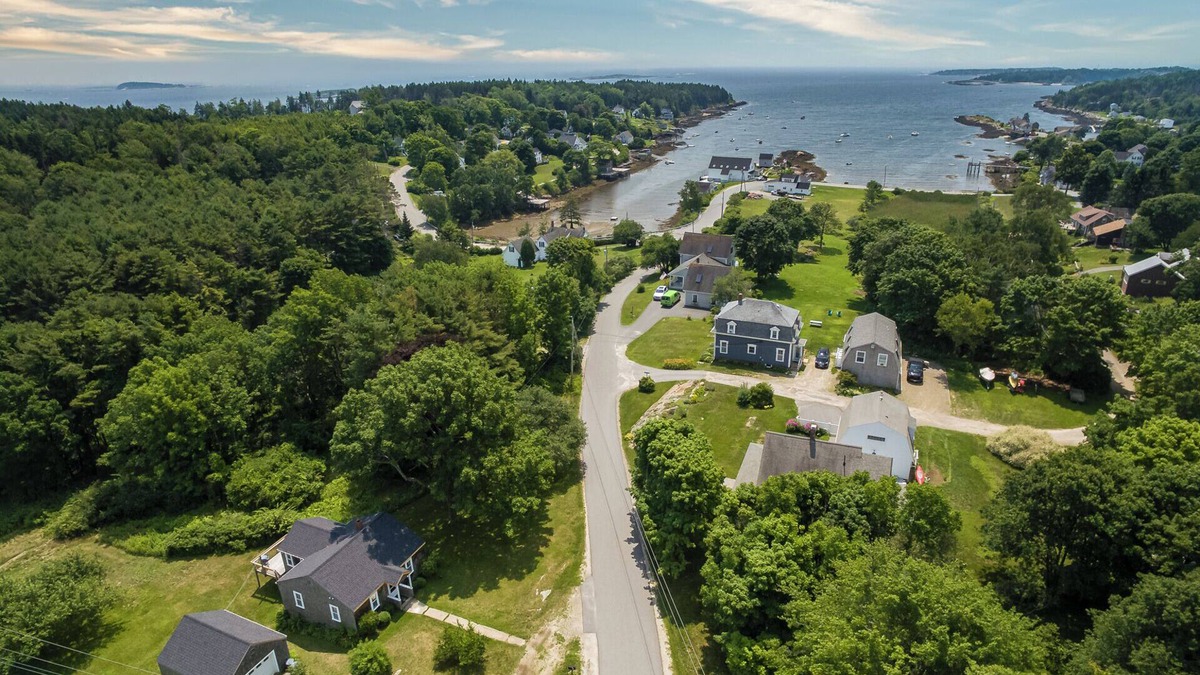 Orrs Island Cottage | Lowell's Cove Cottage - Quaint 2BR Cottage short walk away from Lowell's Cove