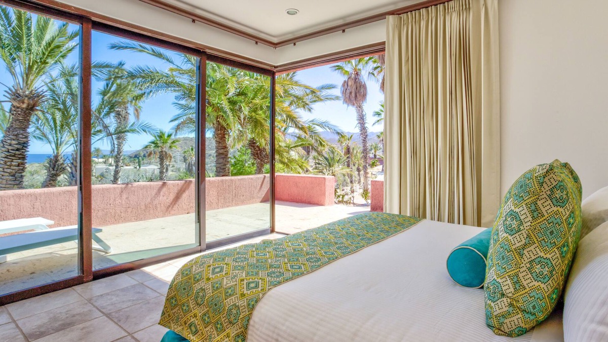 La Paz Apartment | Lower Cascada: Ocean view suite with indoor/outdoor showers