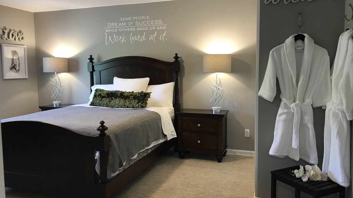 Regional District of Nanaimo House | Lower Level Entry Home with private Patio & back yard.