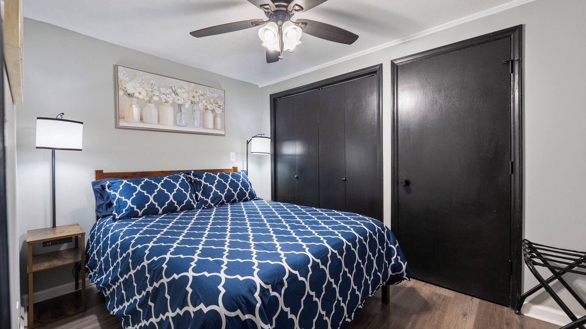 Statesville Apartment | “Lower Magnolia”- HIGH Quality Mattress & Pillows, Fully stocked, Great Deal!