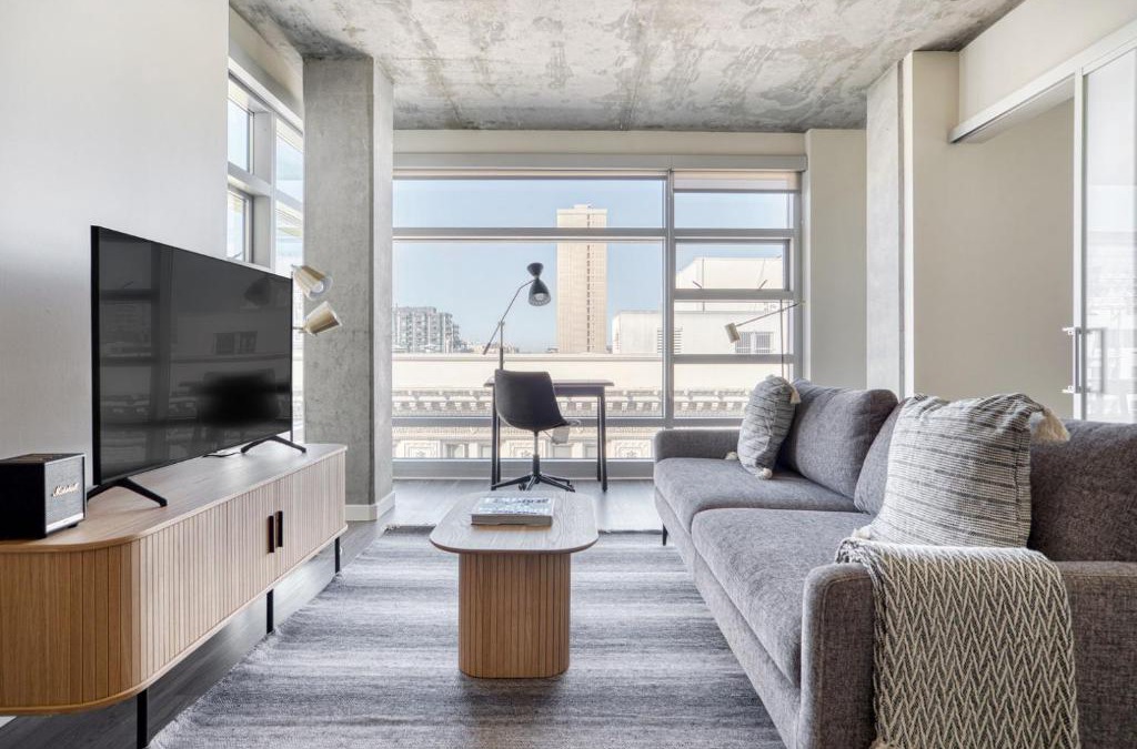Downtown San Francisco Apartment | Lower Nob Hill 2BR w Gym Roof nr bars SFO-691
