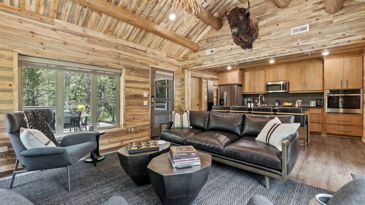 Moran Cabin | LPJH | Seasonal Therapy | Secluded Escape in the Heart of Teton National Park