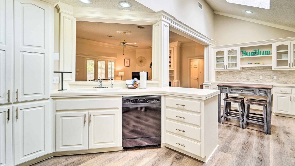 Lubbock Villa | Lubbock Home w/Patio ~ 6 Mi to Texas Tech!
