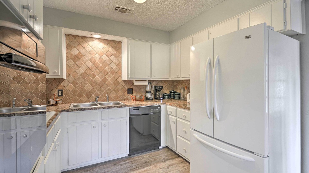 Heart of Lubbock Apartment | Lubbock Townhome w/Grill Near TTU & Downtown!