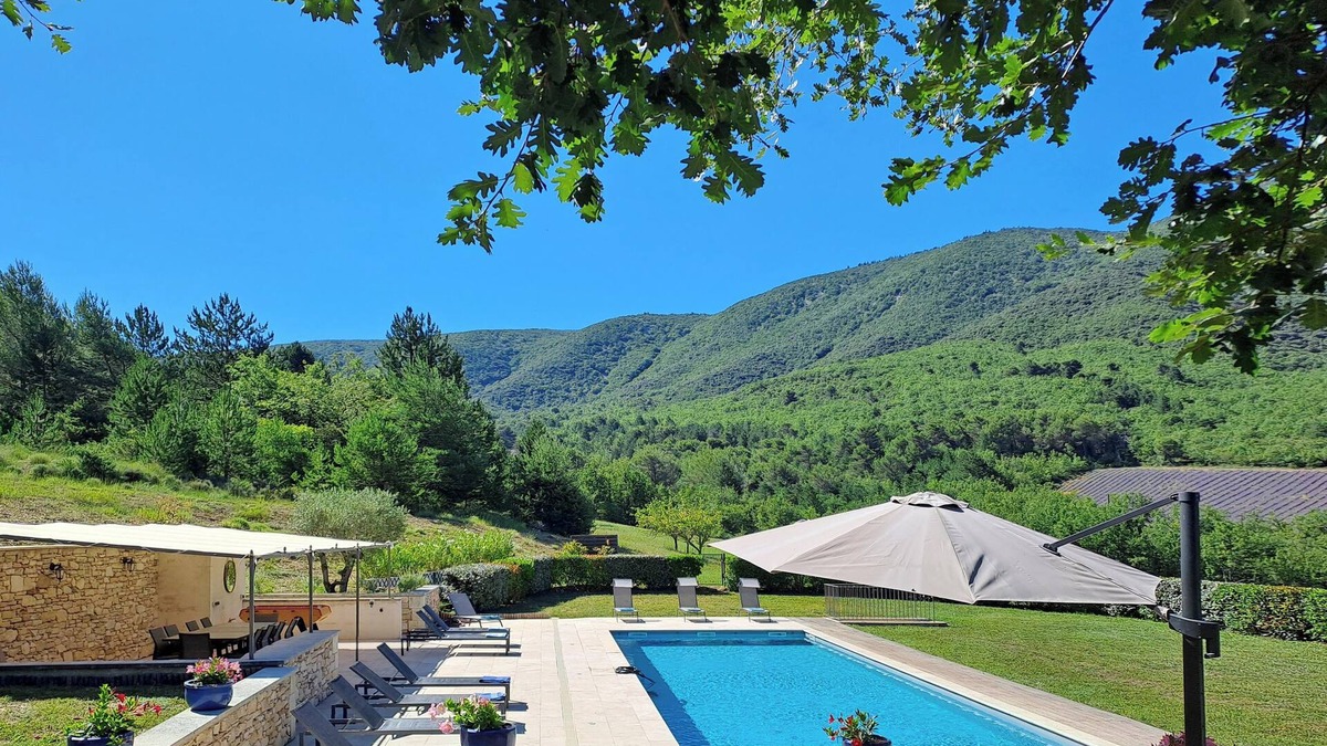 Saint-Martin-de-Castillon Villa | Luberon, Property in Provence of 4 hectares, Total peace, Swimming pool 14 metrs