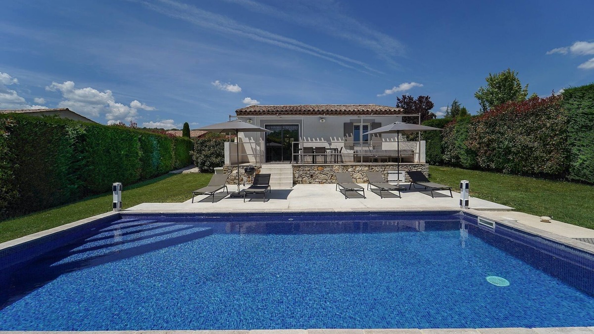 Forcalquier House | Luberon Contemporary house with heated pool in a 4-star resort