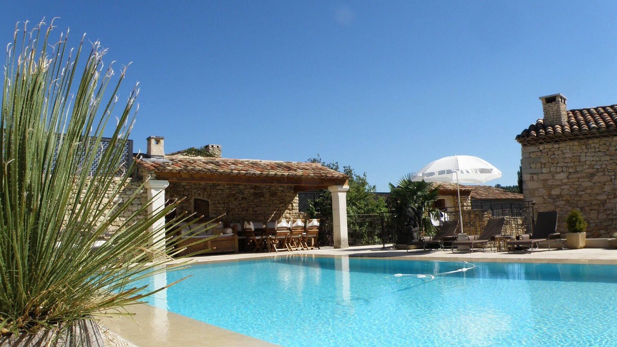 Rustrel Villa | Luberon: prestigious villa with infinity swimming pool and large garden