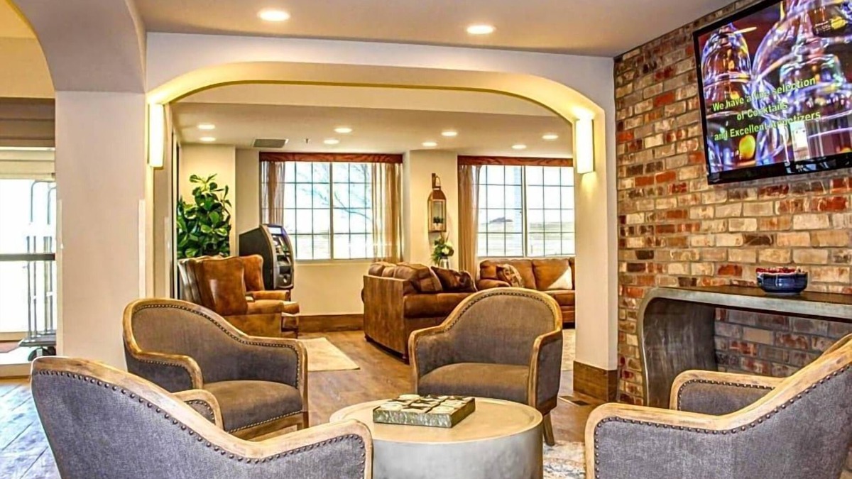 Weatherford Hotel | Lucille's Hotel, Restaurant, & Bar