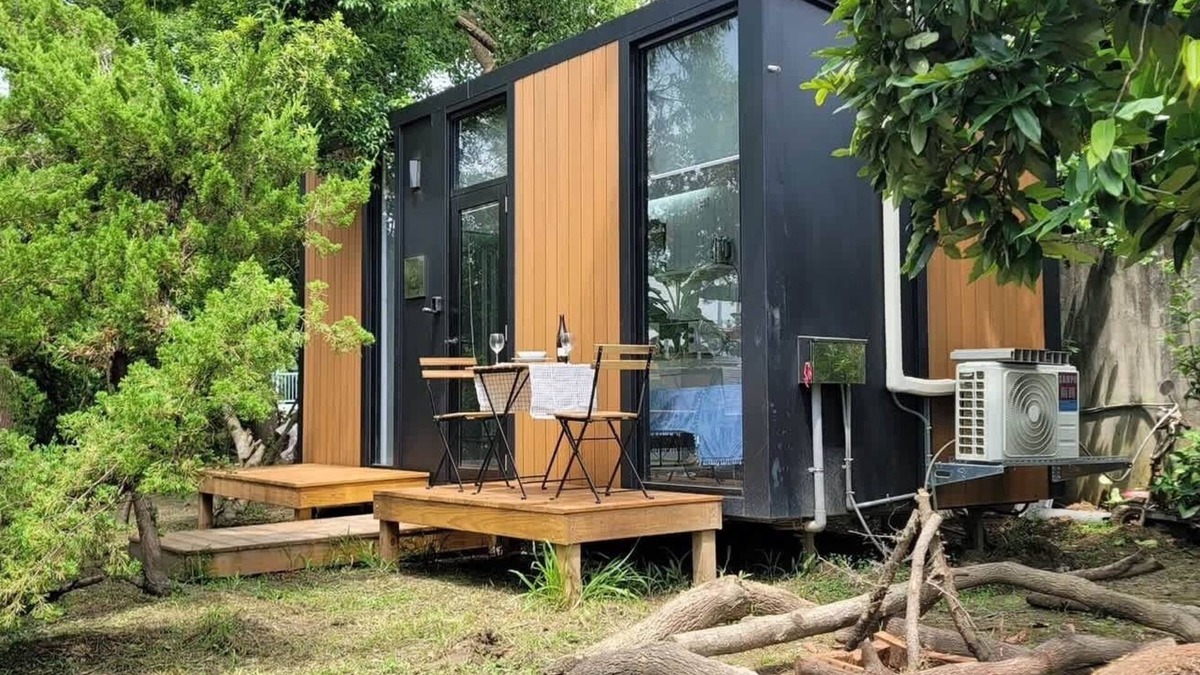 East District House | Luck House 2 by Tiny Away (幸運小屋2)