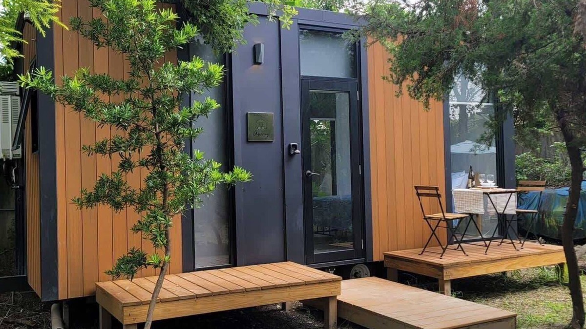 East District House | Luck House 3 by Tiny Away (幸運小屋3)