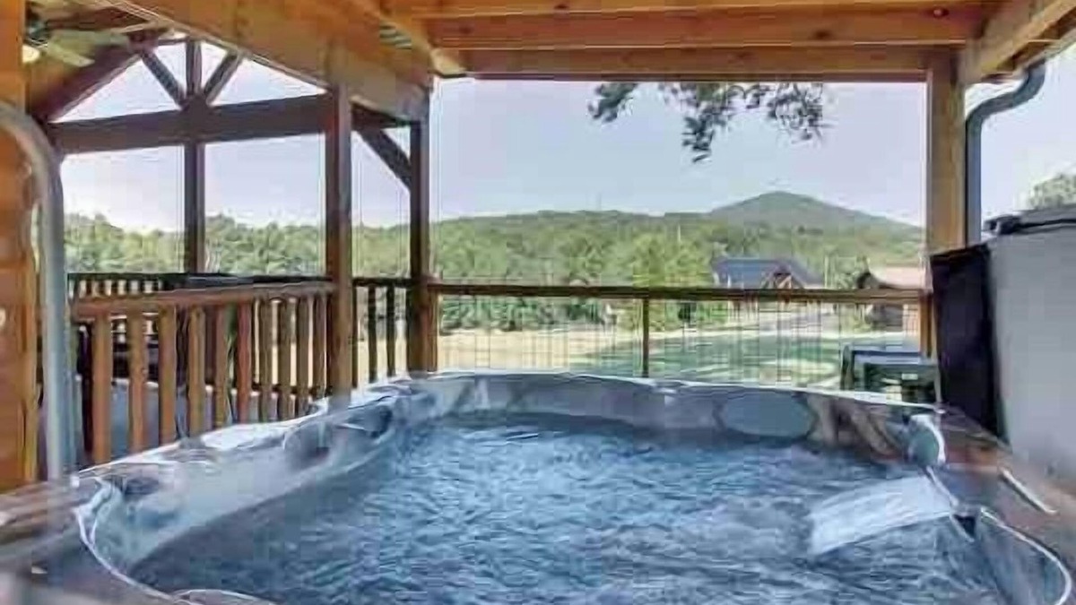 Blairsville Cabin | Lucky 13 of Cherry Log Mountain