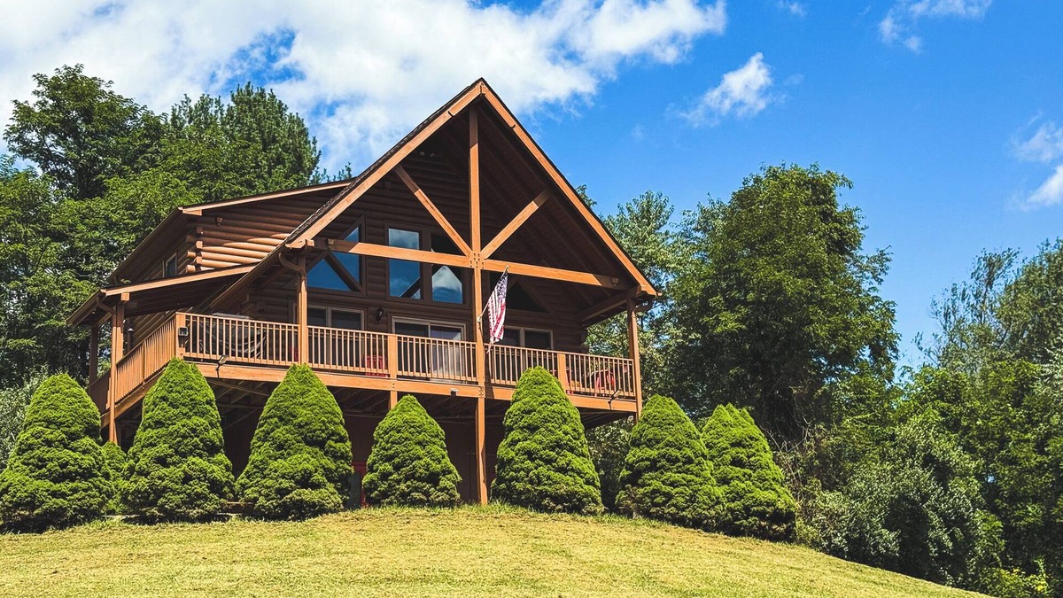 Grassy Creek Cabin | Lucky Hill Hideaway - New Rental 2025