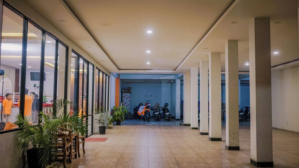 Purwodadi Hotel | Lucky Hotel Purwodadi