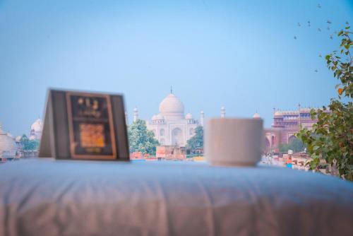 Taj Ganj House | Lucky Restaurant & Guest House Near Taj Mahal