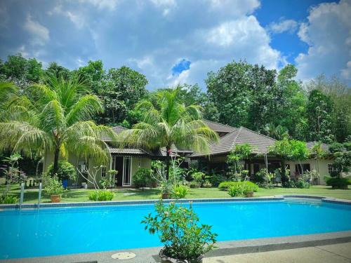 Kampung Tanjong Paoh Villa | Lui Farm Villa - Private Villa for Staycation & Retreat