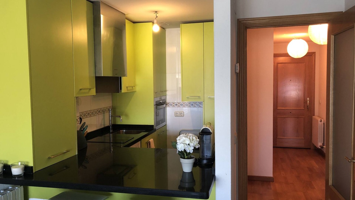 Platina Apartment | Luis Vives accommodation, next to University campus