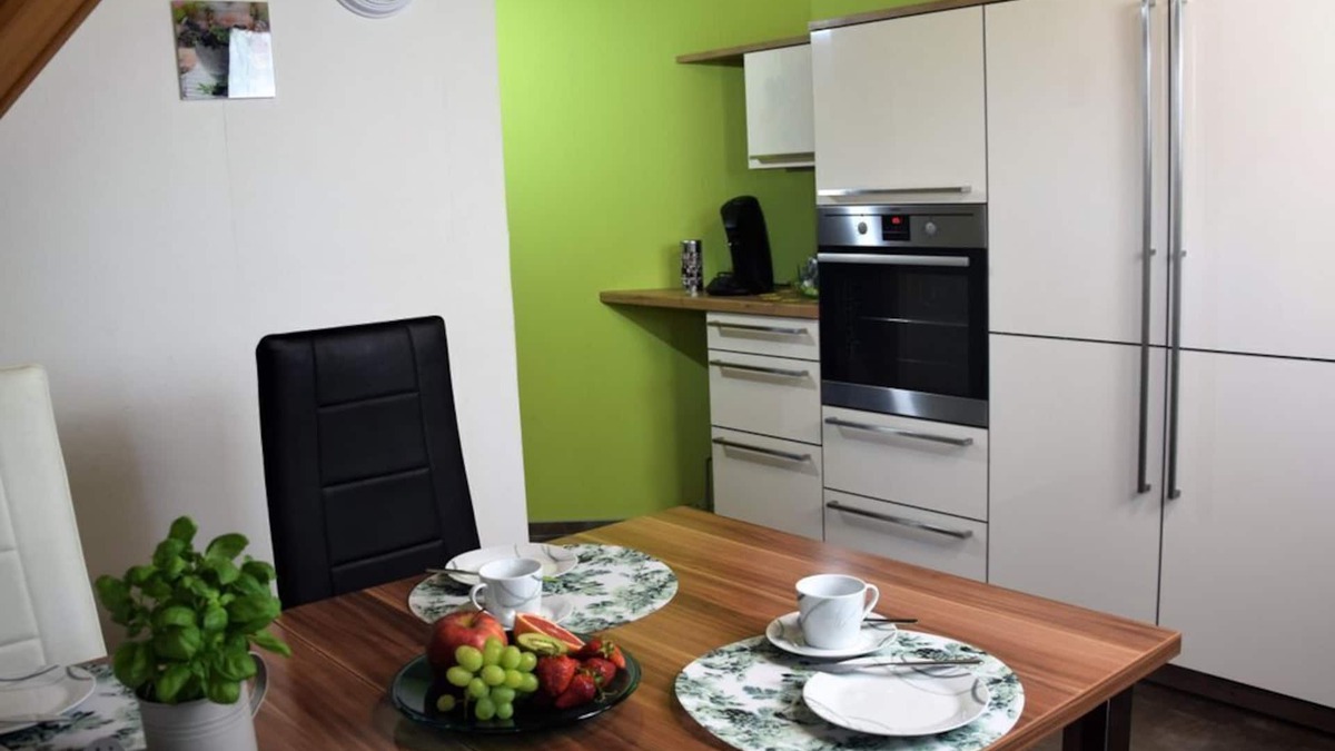 Merzalben Apartment | Luitpoldturm - Holiday home Gräfensteiner Land