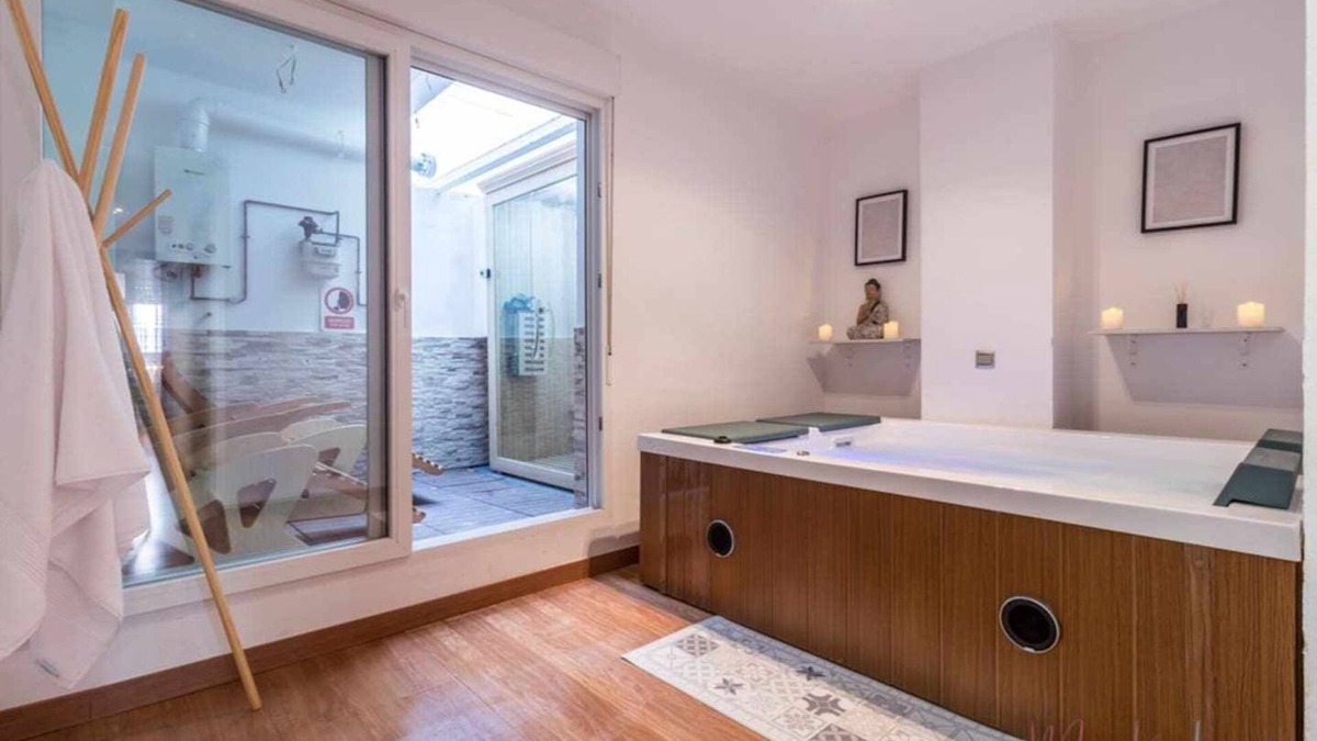 Huelva Apartment | Lujo a tu Alcance con spa y Garaje Pleno Centro