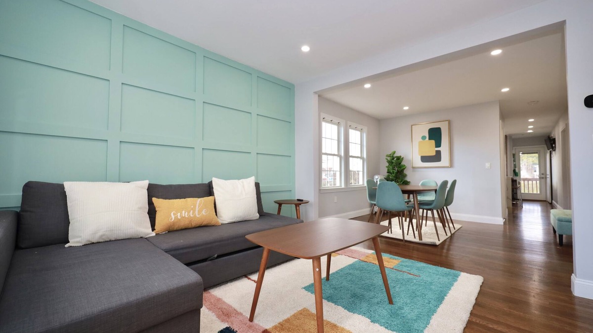 Chelsea Apartment | Luke 2 House, Stylish, Boston, Parking, Sleeps 8, Memorable