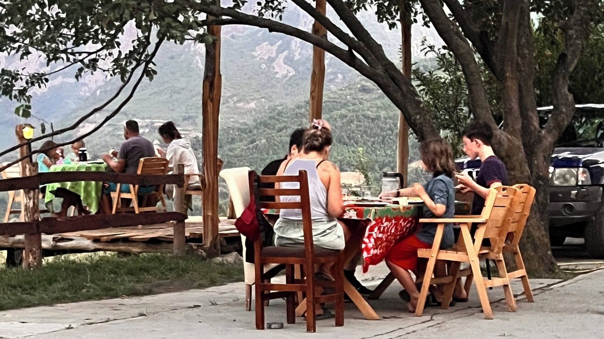 Kukes County House | Lule bore