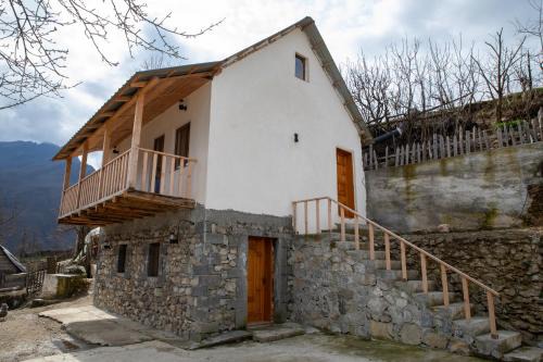 Kukes County House | Lulebore Guesthouse