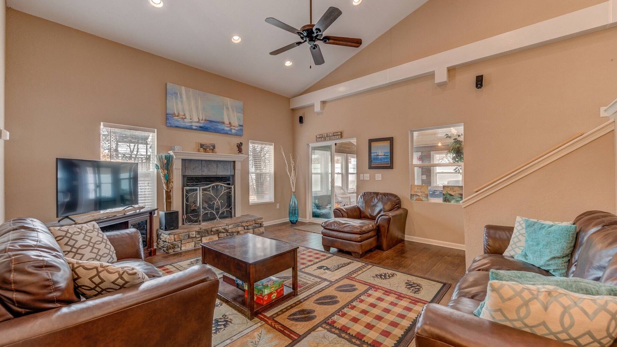 Pepin Condo | Lumberyard Lofts - 15 Bedrooms By Lake Pepin
