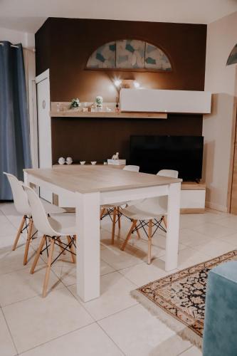 Grammichele Apartment | Luminoso Appartamento in Centro - Privitera