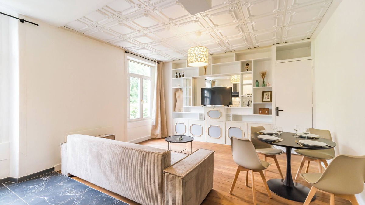 Guingamp Apartment | Luminous, designer cocoon near train station Hôtel Lefort