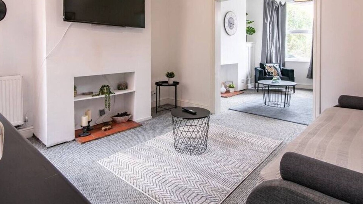 Walsall House | Lumley House - Delightful 2BR Terraced House near Birmingham