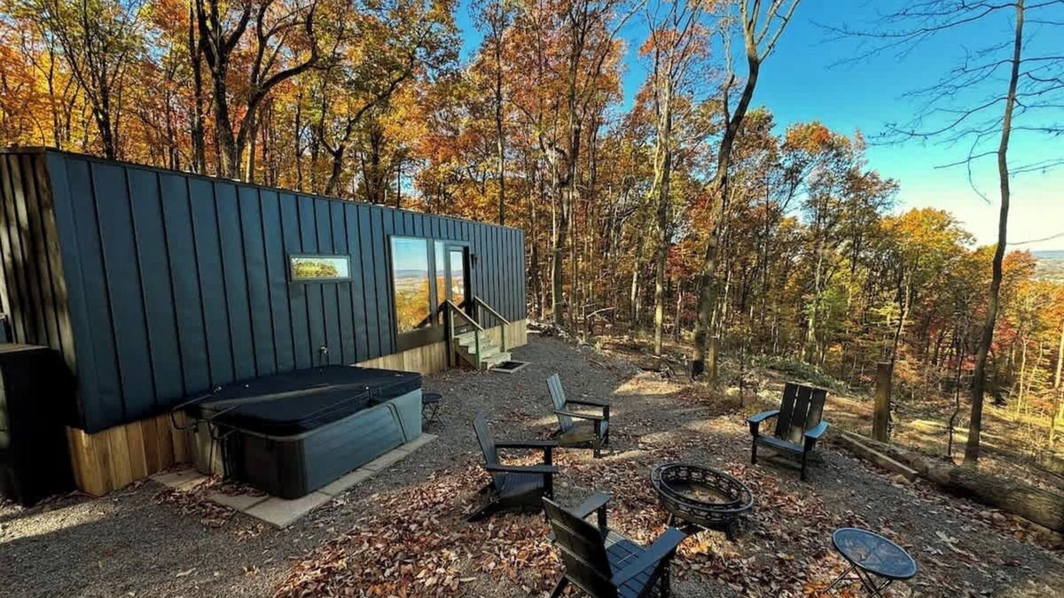 Womelsdorf House | Luna Lookout: Hot Tub, Mountain Views & Fire Pit