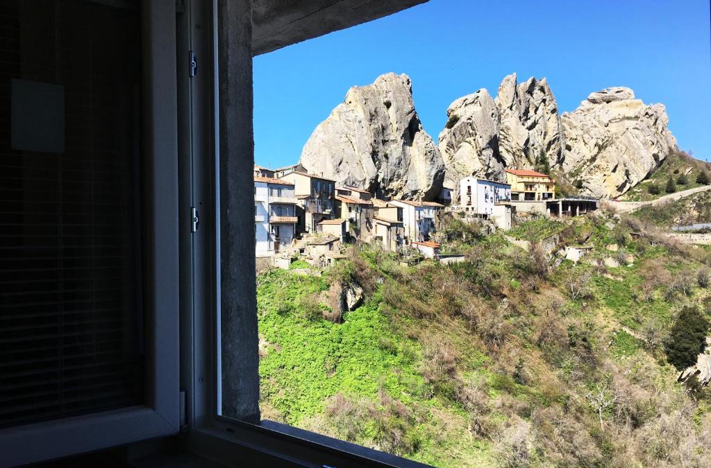Pietrapertosa Bed & Breakfast | lupo