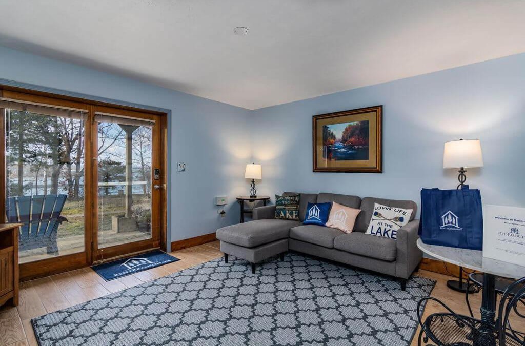 Big Cedars Apartment | Lured on the Lake Suite (LOL)