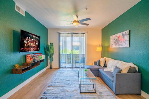 Glendale Sports and Entertainment District Apartment | Lush 2BR Walk to Westgate Pool Gym WD