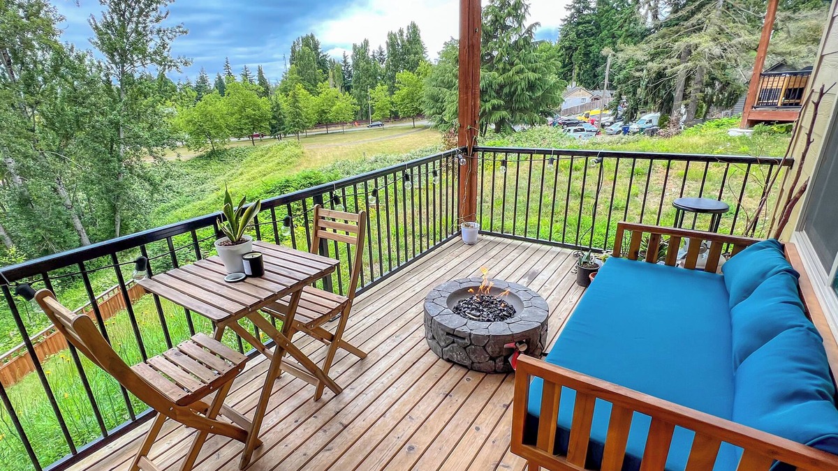 Highland Park House | Lush Green Paradise, Fire Pit, No Cleaning Fee