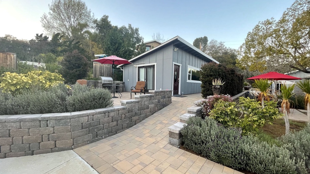 Mount Helix House | Lush GuestHouse in Serene Mount Helix