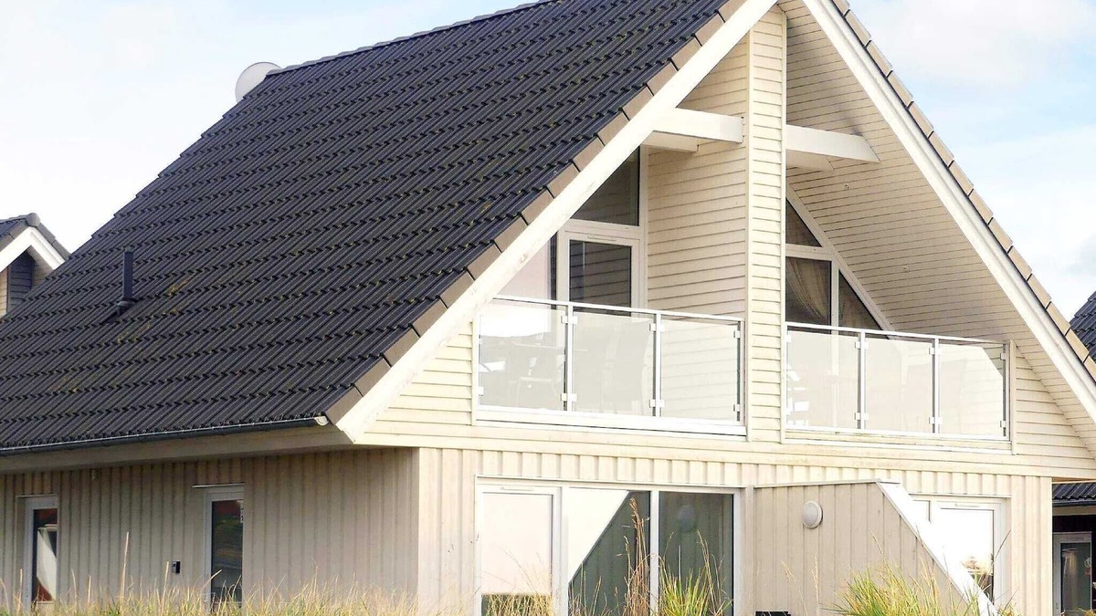 Wendtorf House | Lush holiday home with sauna