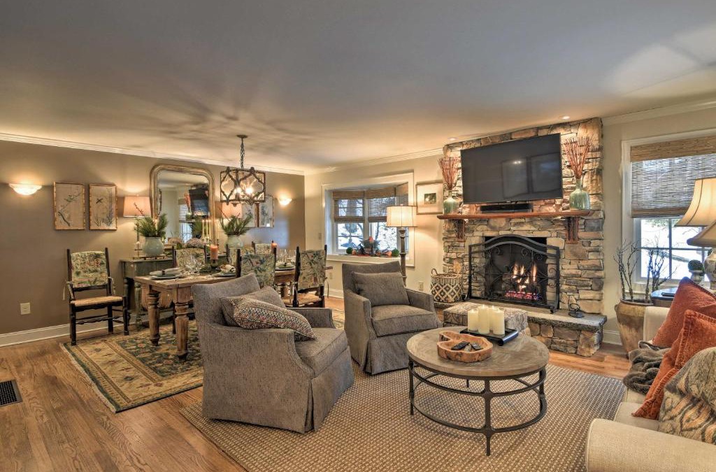 Mirror Lake House | Lush Mirror Lake Cottage Rental with Private Deck
