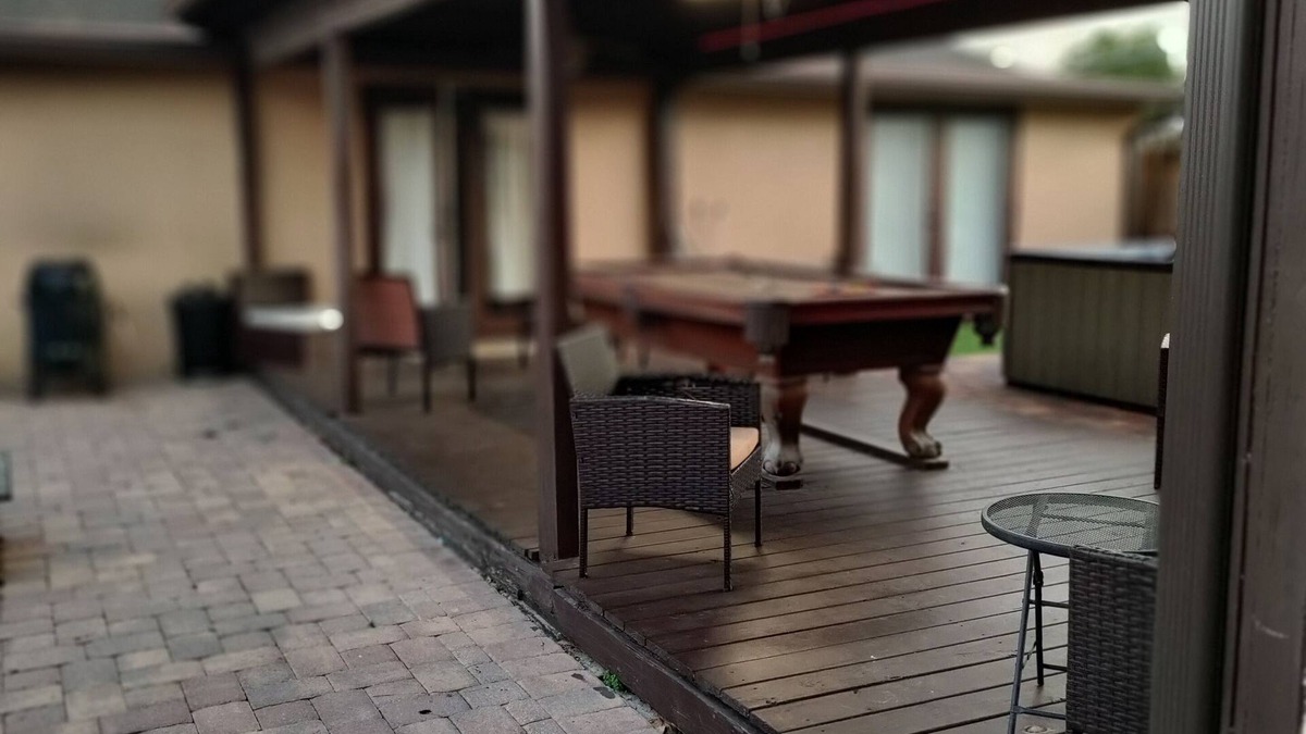 Lutz House | Lutz Lake Resort Style House