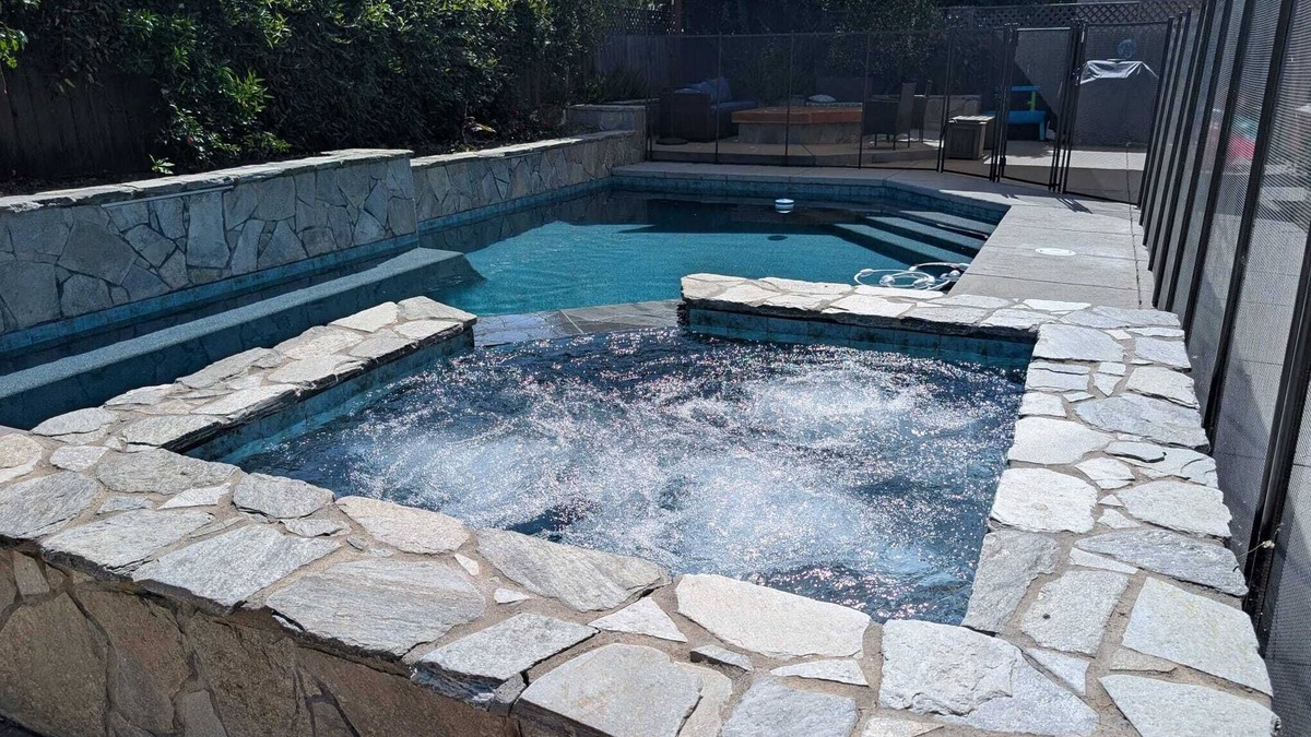 Davis House | Lux 4BR Retreat Pool Hot Tub 2 Kings 2 queens Davis Sacramento NorCal