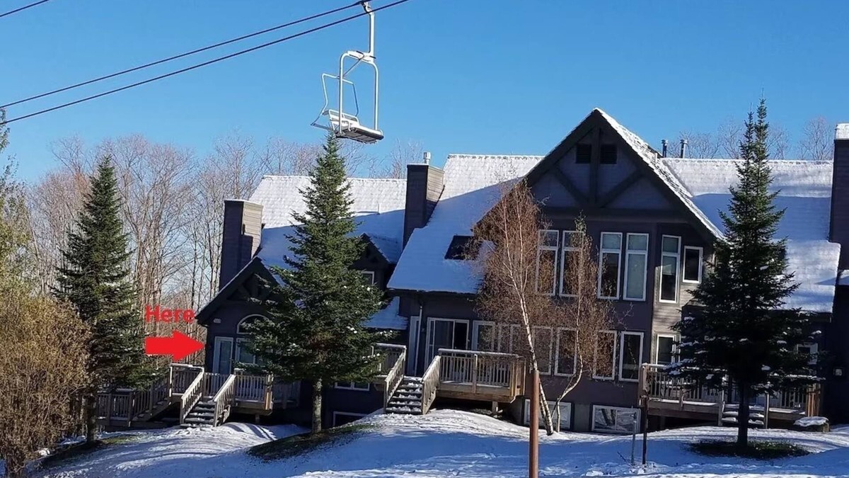 North Troy House | Lux 5BR/4BA V125 Ski I/O, 18-hole Championship Golf, Water Park, pet friendlynn