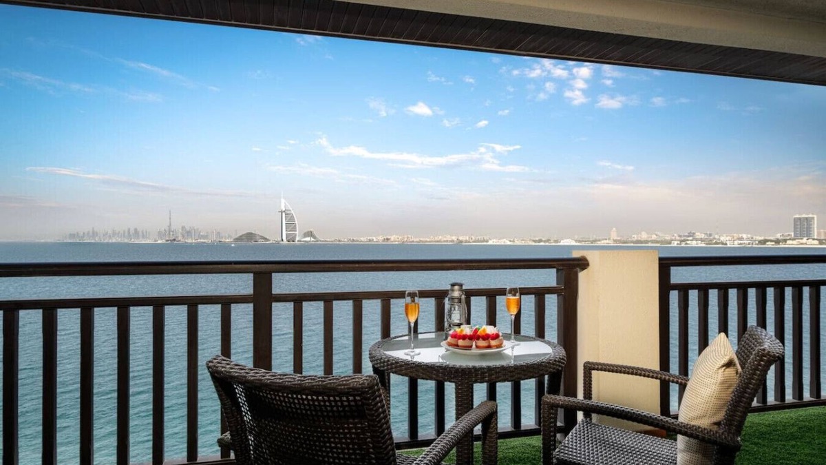 Palm Jumeirah Apartment | Lux Anantara Palm Retreat, Iconic Burj Al Arab & Sea Views