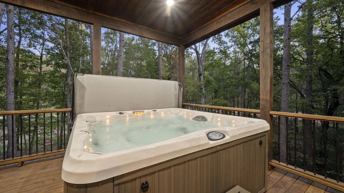 Broken Bow Cabin | Lux Cabin Private Pond Cust Playset 1 Mile to Lake Cvrd Deck+Entmt Amenities