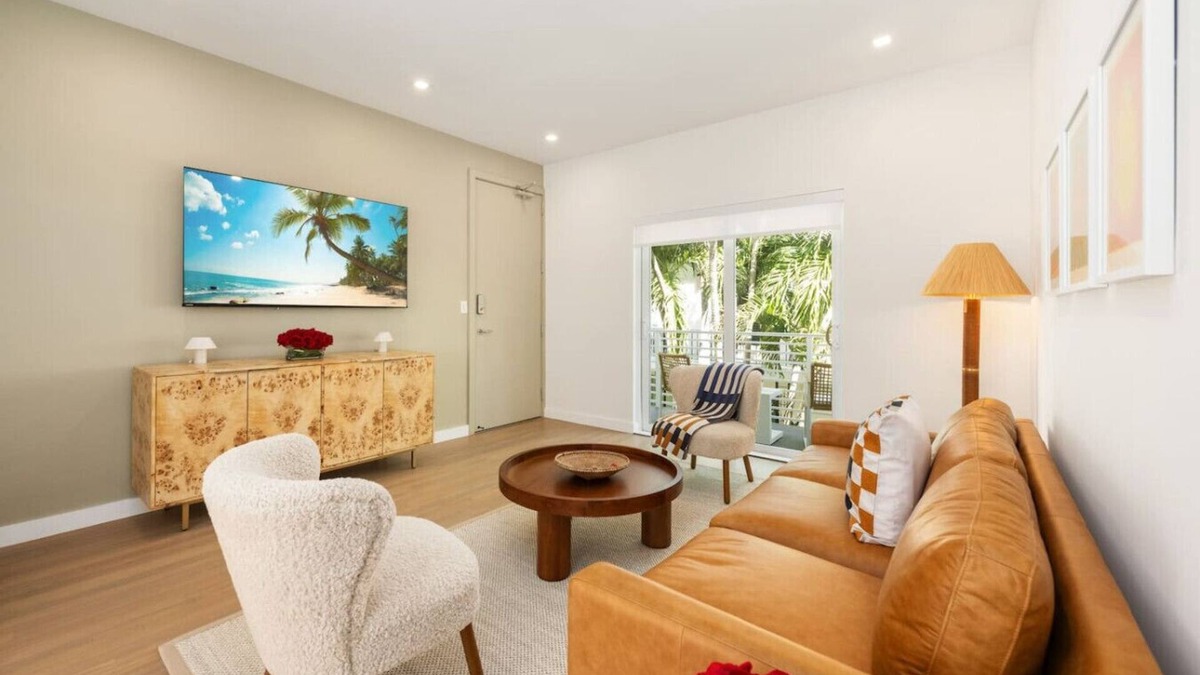 West Avenue Condo | Lux Designer Apt | 2BR/2BA in Heart of Miami Beach