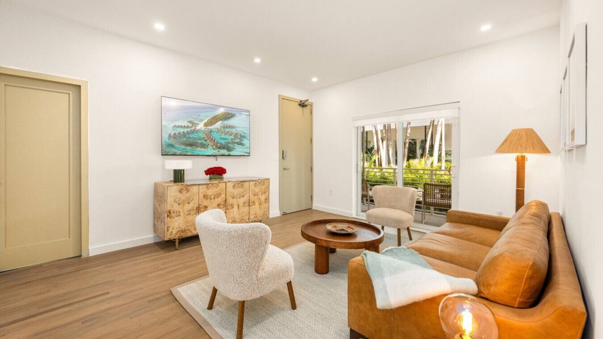 West Avenue Apartment | Lux Designer Apt 2BR/2BA in the Heart of MIA Beach