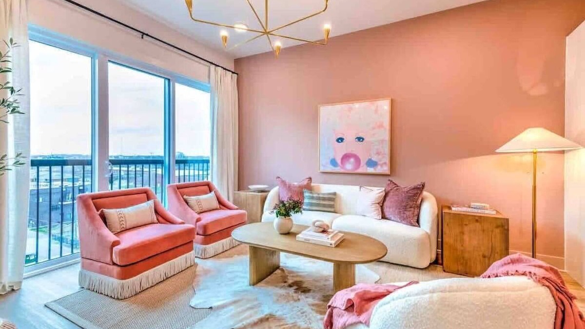East Nashville Apartment | Lux. Dolly’s Dream! Lux Home on Main St! 11 beds!